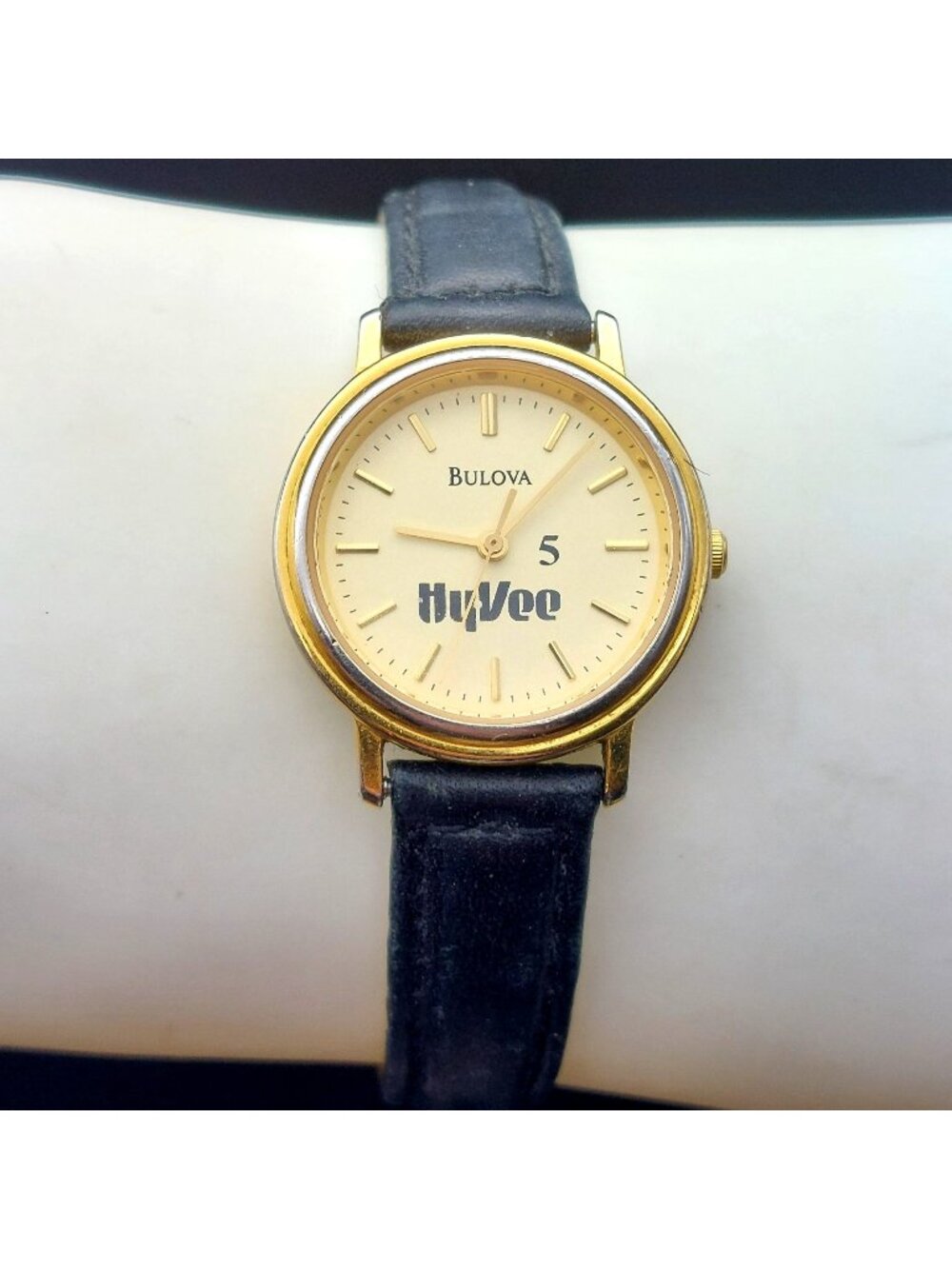 Vintage Bulova Womens Gold Tone Hy-Vee Employee Award Watch Working